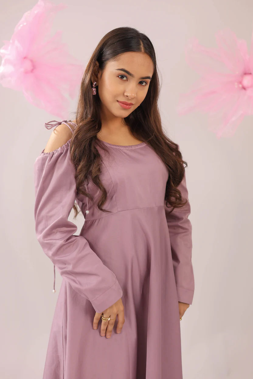 The dirty pink cold shoulder knot midi cotton dress